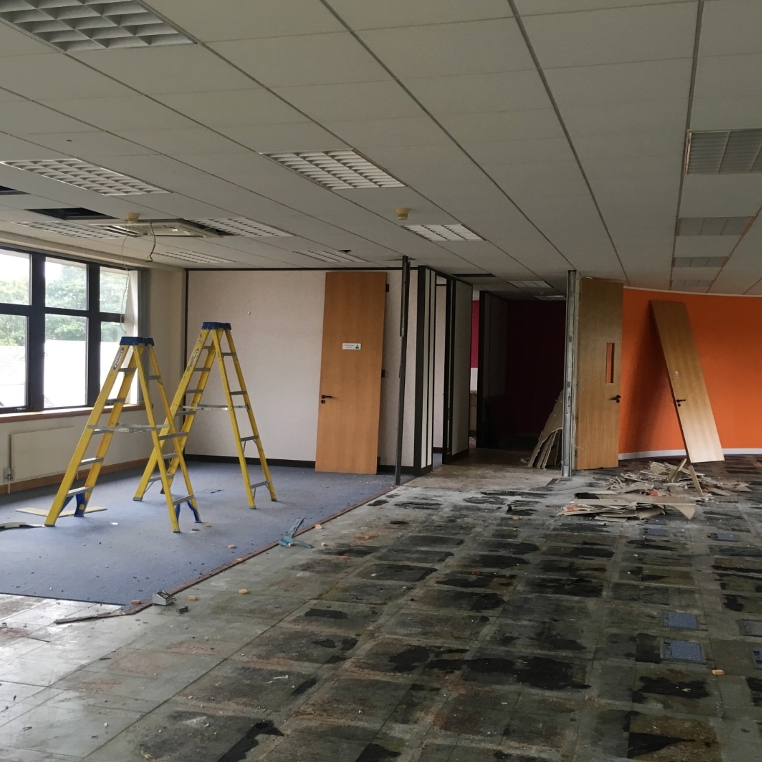 4front-commercial-restoring-office-image